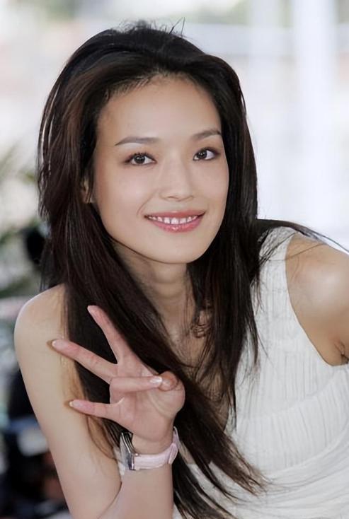 刘萌萌整容前 刘萌萌整容前的照片 