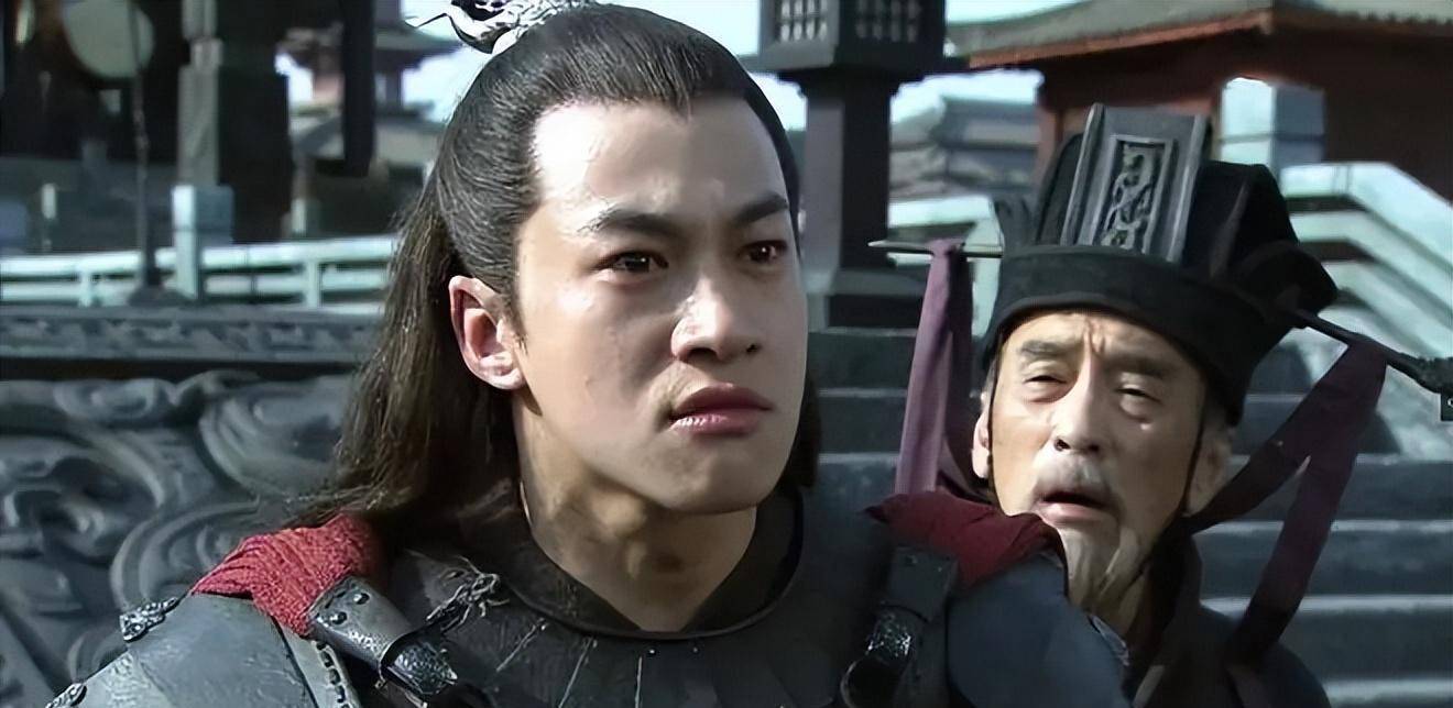 孙坚整容比照 孙坚没整容之前的样子 孙坚整容比照 孙坚没整容之前的样子