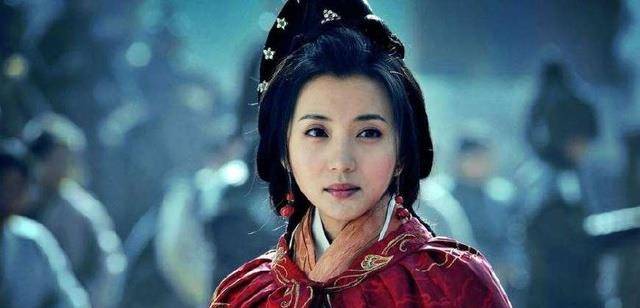 曹丕的媳妇进菜园 曹丕的媳妇进菜园近似的歇后语 曹丕的媳妇进菜园 曹丕的媳妇进菜园近似的歇后语
