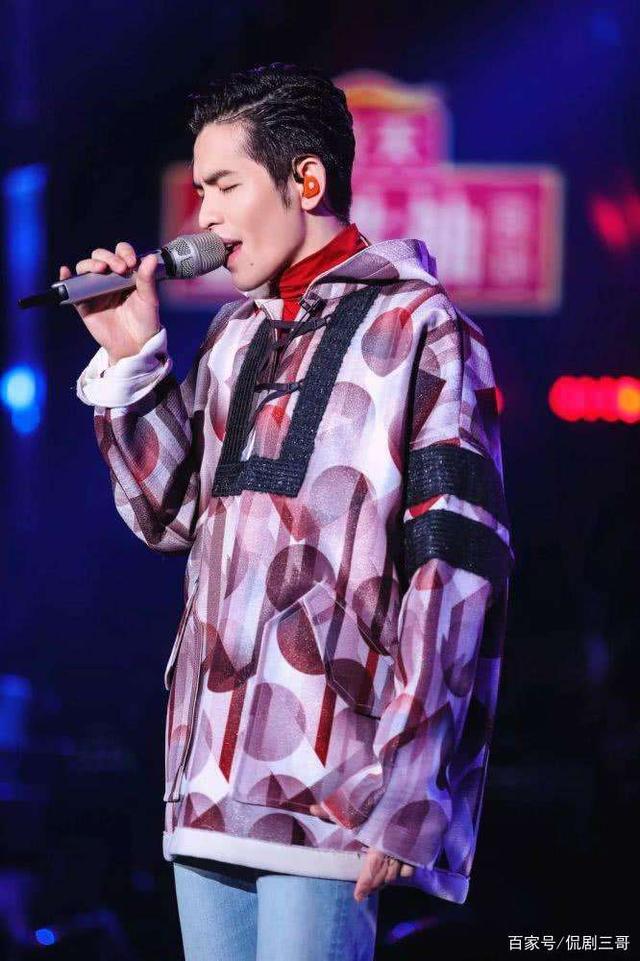 春晚萧敬腾 春晚萧敬腾唱的什么歌 春晚萧敬腾 春晚萧敬腾唱的什么歌