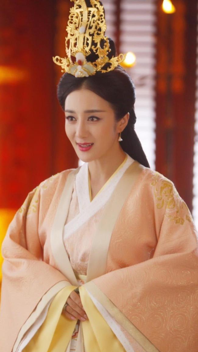 新洛神李依晓 新洛神李依晓演的神仙叫什么名字 