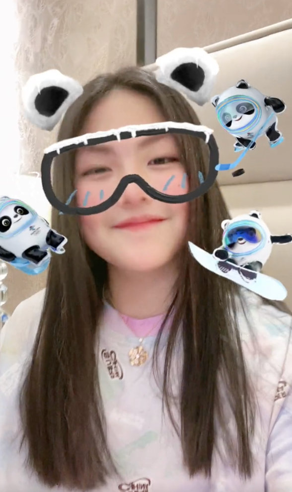 晒焦的一双耳朵 晒焦的一双耳朵歌词 