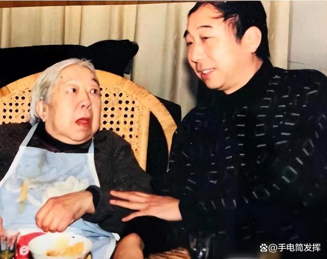 冯巩妻子艾慧 冯巩妻子艾慧的简介 冯巩妻子艾慧 冯巩妻子艾慧的简介