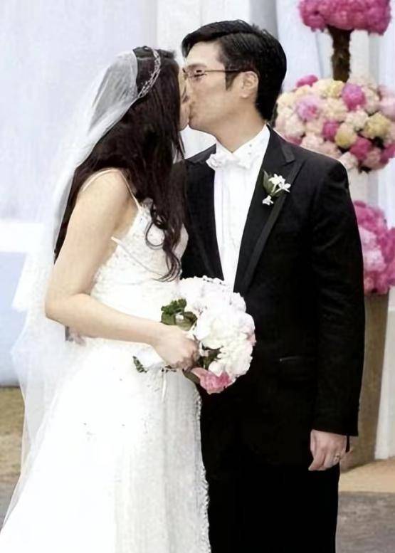 洪天明婚礼 洪天明婚礼亲妈参加了吗 