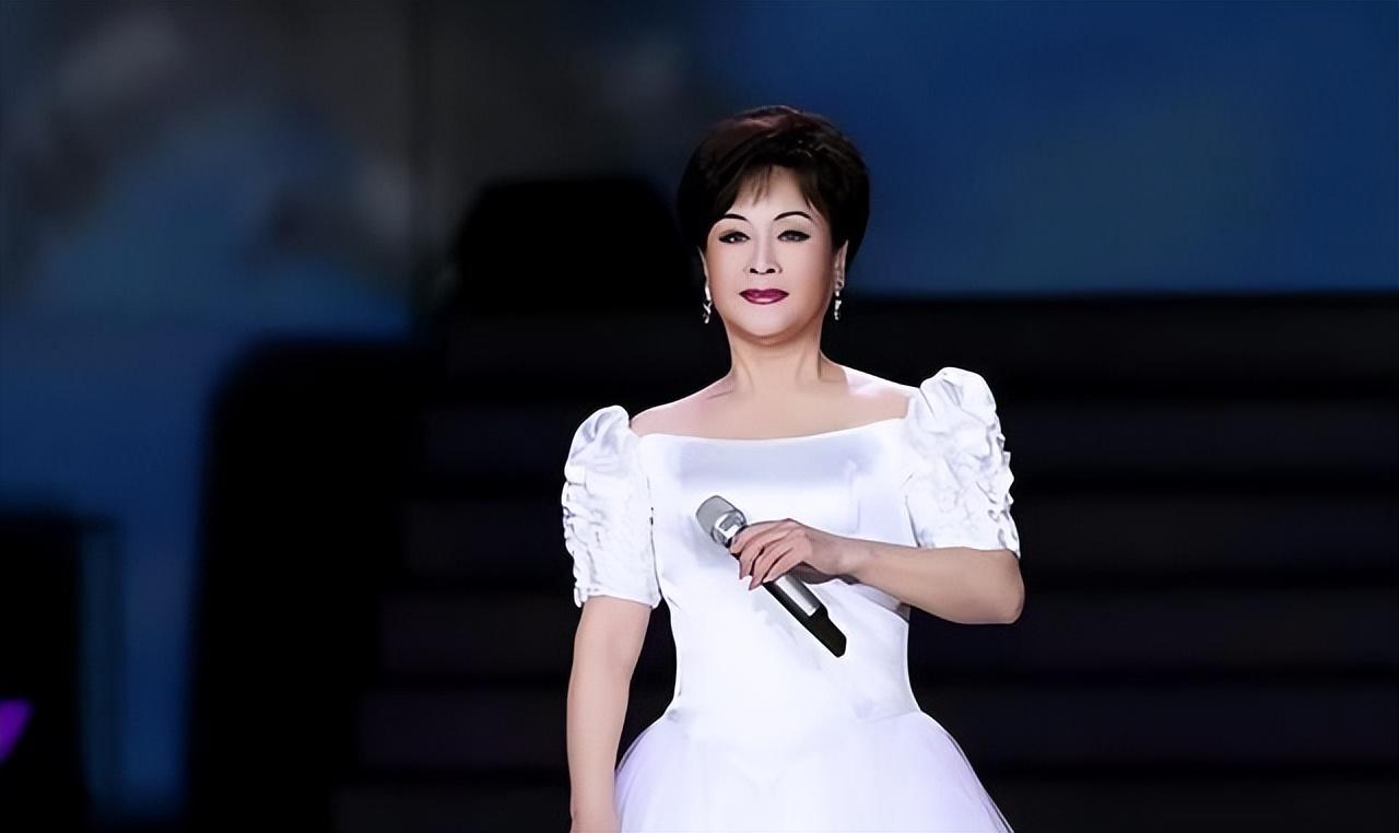 李谷一的歌曲 李谷 一演唱经典老歌小花 