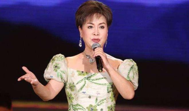 李谷一的歌曲 李谷 一演唱经典老歌小花 