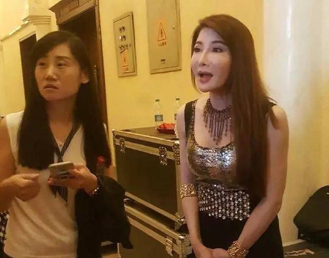 杨丽菁曝被路人吵架 杨丽菁自曝被路人吵架现已报案 杨丽菁曝被路人吵架 杨丽菁自曝被路人吵架现已报案