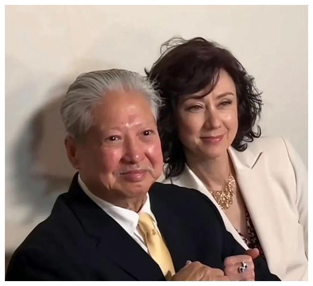 元彪妻子 元彪妻子彭秀霞图片高清 