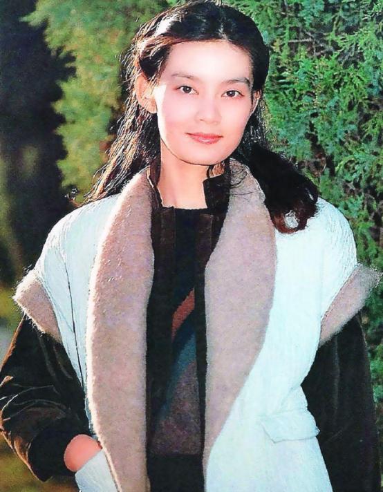 演员潘虹年龄 演员潘虹的年龄