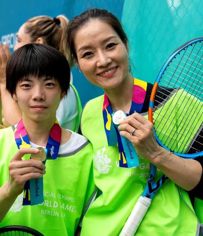 刘翔与女友秀恩爱 刘翔与女友秀恩爱图片