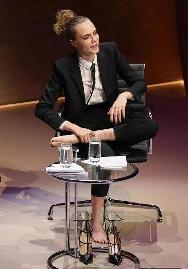 为什么说杨幂脚臭 为什么各人都说杨幂脚臭 为什么说杨幂脚臭 为什么各人都说杨幂脚臭
