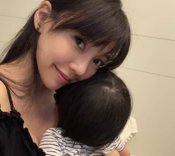 包含李靓蕾真实学历天涯的词条
