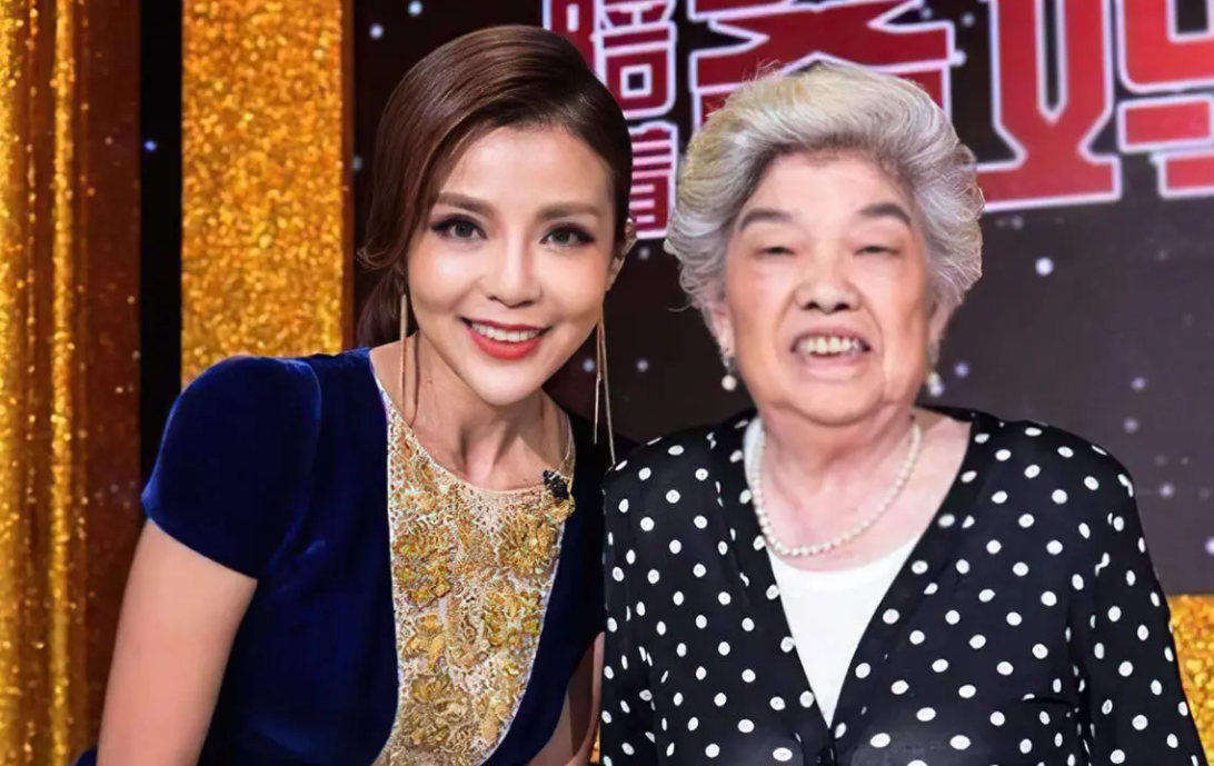 王志朱迅 王志朱迅一家合影相片