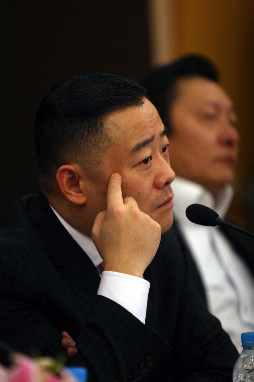 周立波开撕鄢军 周立波 鄢军怎么回事 周立波开撕鄢军 周立波 鄢军怎么回事