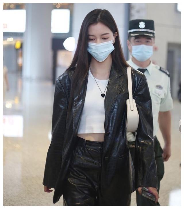 宋妍霏分离后首现身 宋妍霏片面颁布发表分离 宋妍霏分离后首现身 宋妍霏片面颁布发表分离