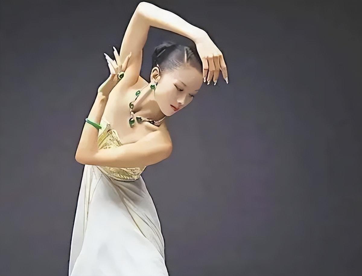 杨丽萍多大了 杨丽萍多大春秋了 杨丽萍多大了 杨丽萍多大春秋了