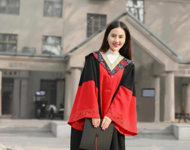 张婷照片 播放张婷的图片 