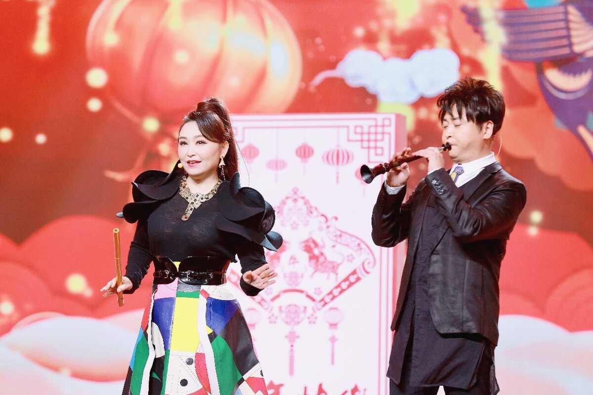 曾格格和冯晓泉 曾格格和冯晓泉歌曲三月三视频 曾格格和冯晓泉 曾格格和冯晓泉歌曲三月三视频