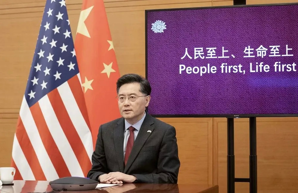 魏奇回国投案 红通人员魏奇回国投案 