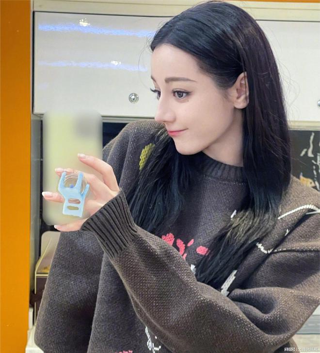迪丽热巴晒旅客照 迪丽热巴惊艳 迪丽热巴晒旅客照 迪丽热巴惊艳