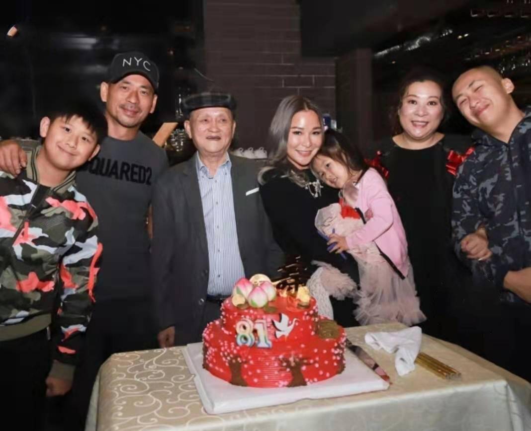 洗米华与四太公开情 洗米华是四太的人 