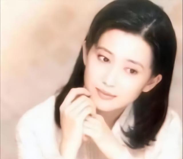 孟庭苇出轨女助理 孟庭苇女助理长什么样 