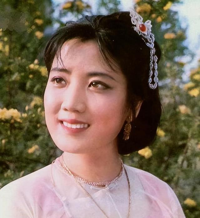 演员李秀明 演员李秀明团体材料简介 演员李秀明 演员李秀明团体材料简介