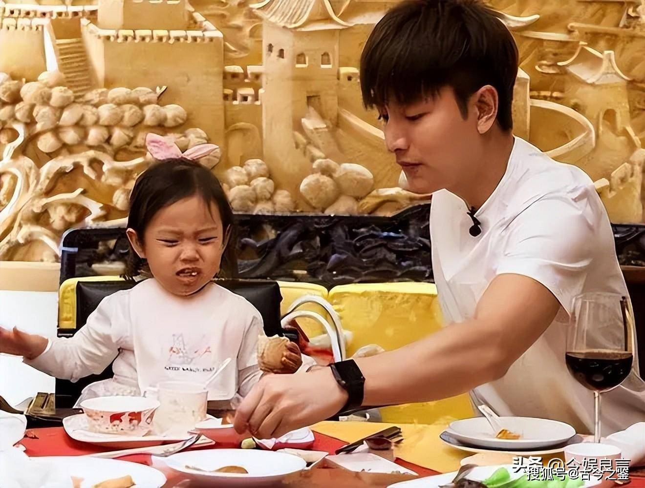 李晨的妈妈 李晨的妈妈有多漂亮 
