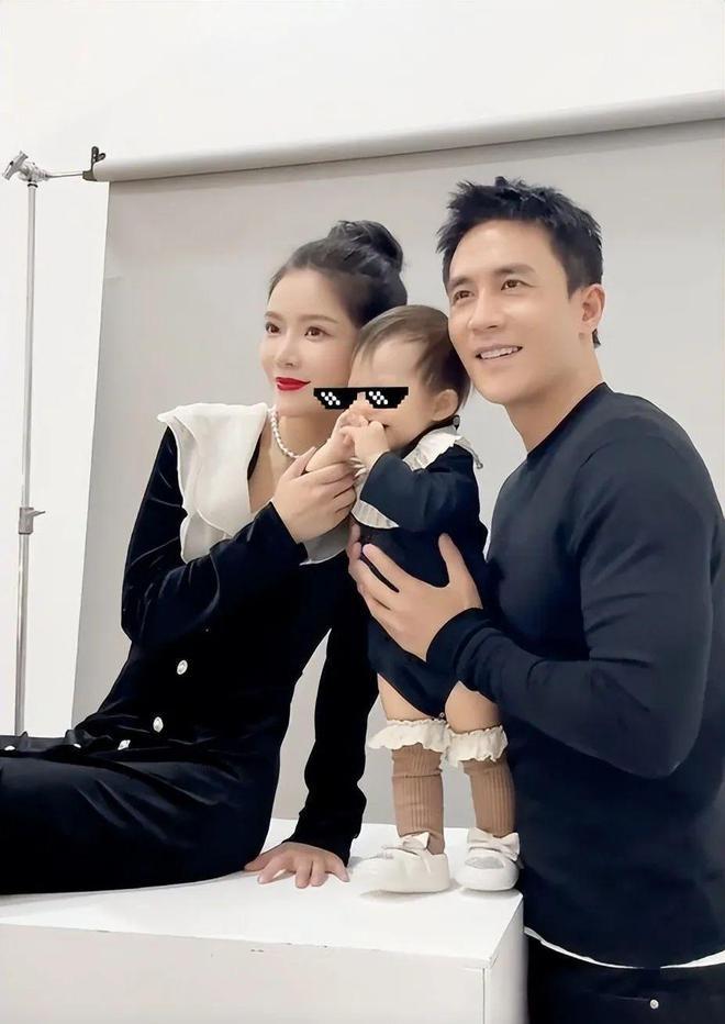 杜淳和老婆的成婚照 杜淳老婆结过婚吗 杜淳和老婆的成婚照 杜淳老婆结过婚吗