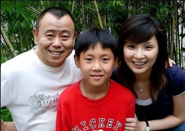 潘阳为什么离了婚 潘阳与石磊的婚姻状况 