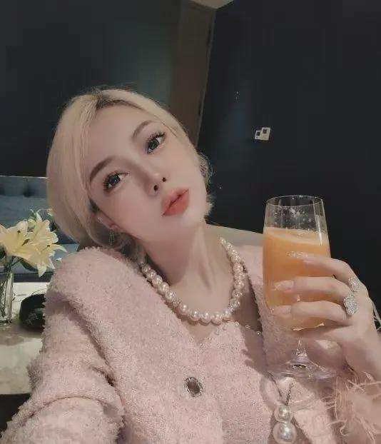 郭美美配景 郭美美配景是谁啊 郭美美配景 郭美美配景是谁啊