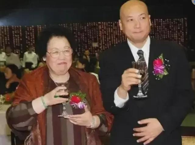 王健林的老婆是谁的简单介绍