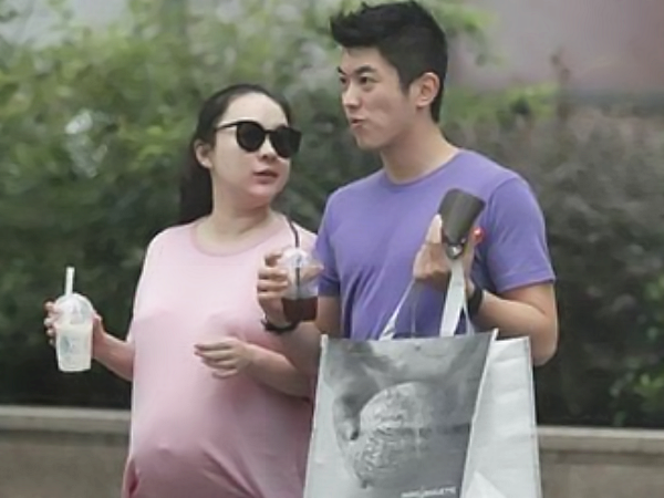 杨颖有身的大肚子照片 杨颖有身图片大全 肚子疼 