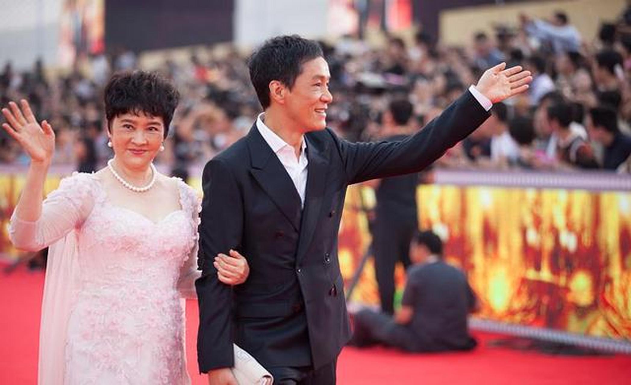 冯远征的妻子 冯远征的妻子是梅婷吗 冯远征的妻子 冯远征的妻子是梅婷吗