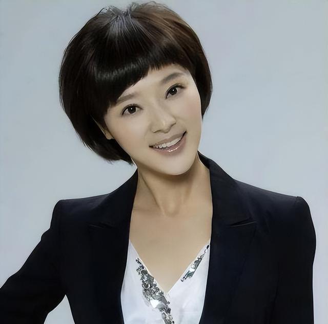 胡蝶简历 中央电视台主持人胡蝶简历 胡蝶简历 中央电视台主持人胡蝶简历