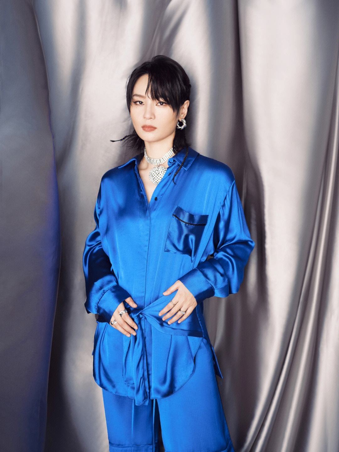 周笔畅近照 周笔畅比基尼写真图片 