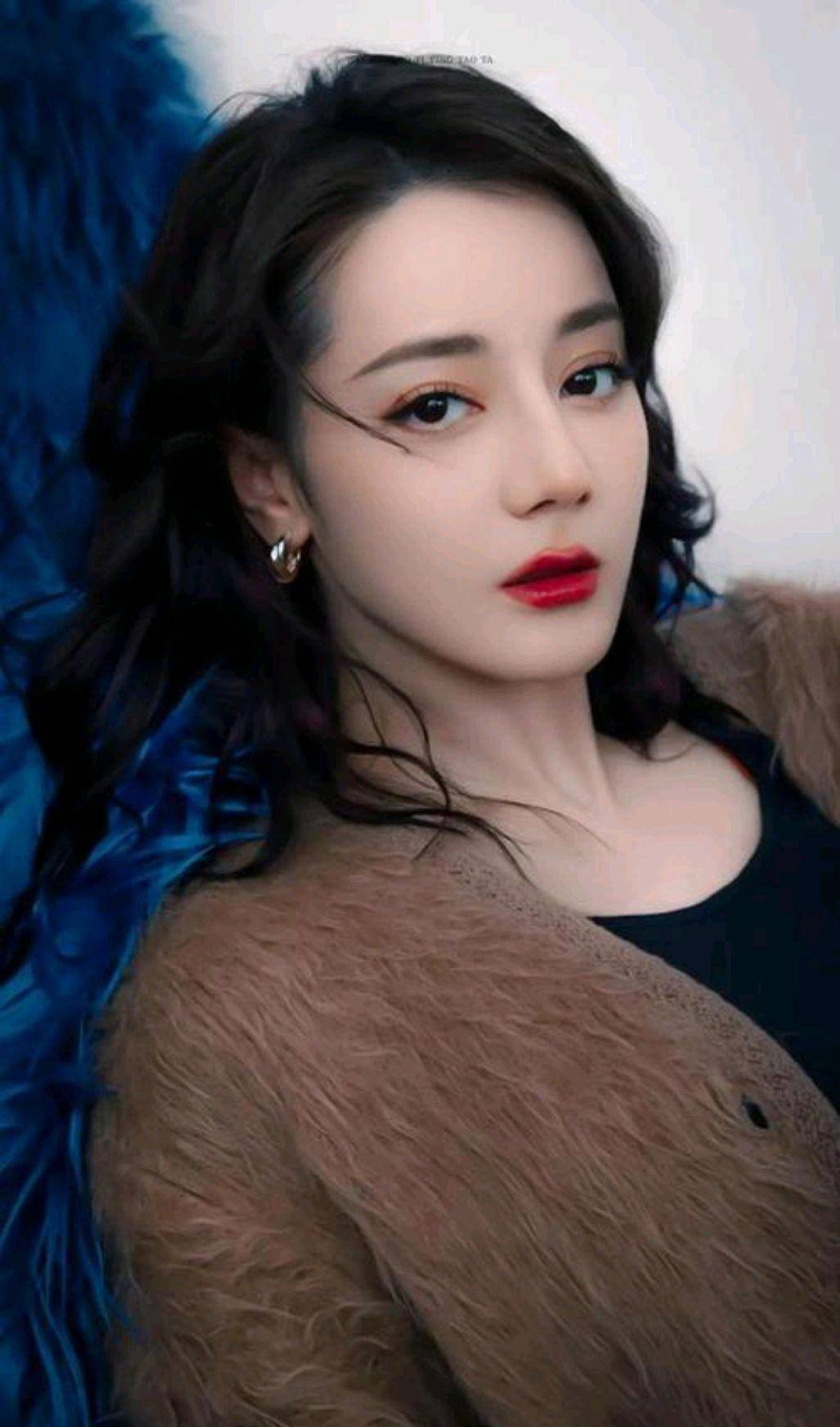 迪丽热巴年会扮演 迪丽热巴年会扮演图片 迪丽热巴年会扮演 迪丽热巴年会扮演图片