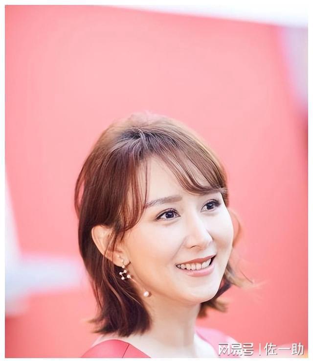 胡静整容 胡静整容前 