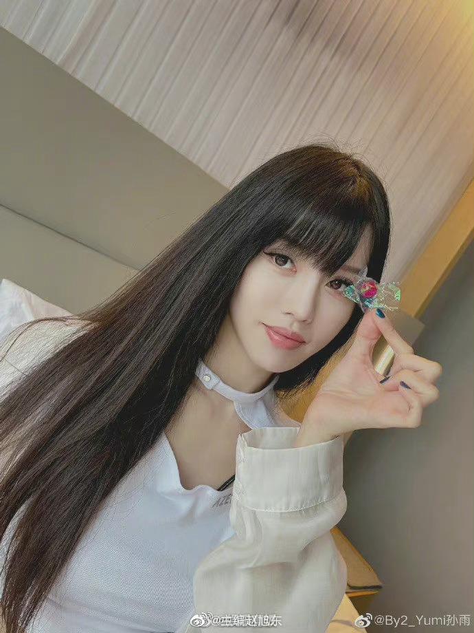 包含李靓蕾JINGLEI新浪微博的词条