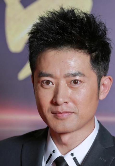 张晓龙任泉 张晓龙一家三口照片 张晓龙任泉 张晓龙一家三口照片