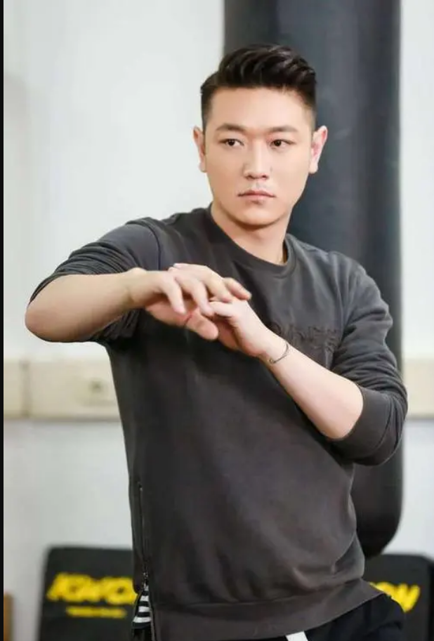 主持人田源 天天向上主持人田源