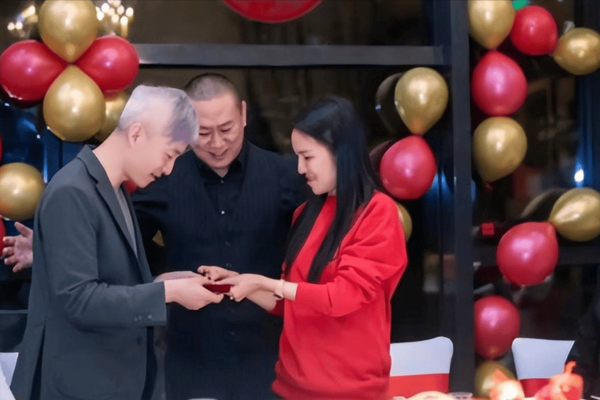 韩红与管彤 韩红与管彤亲密照片