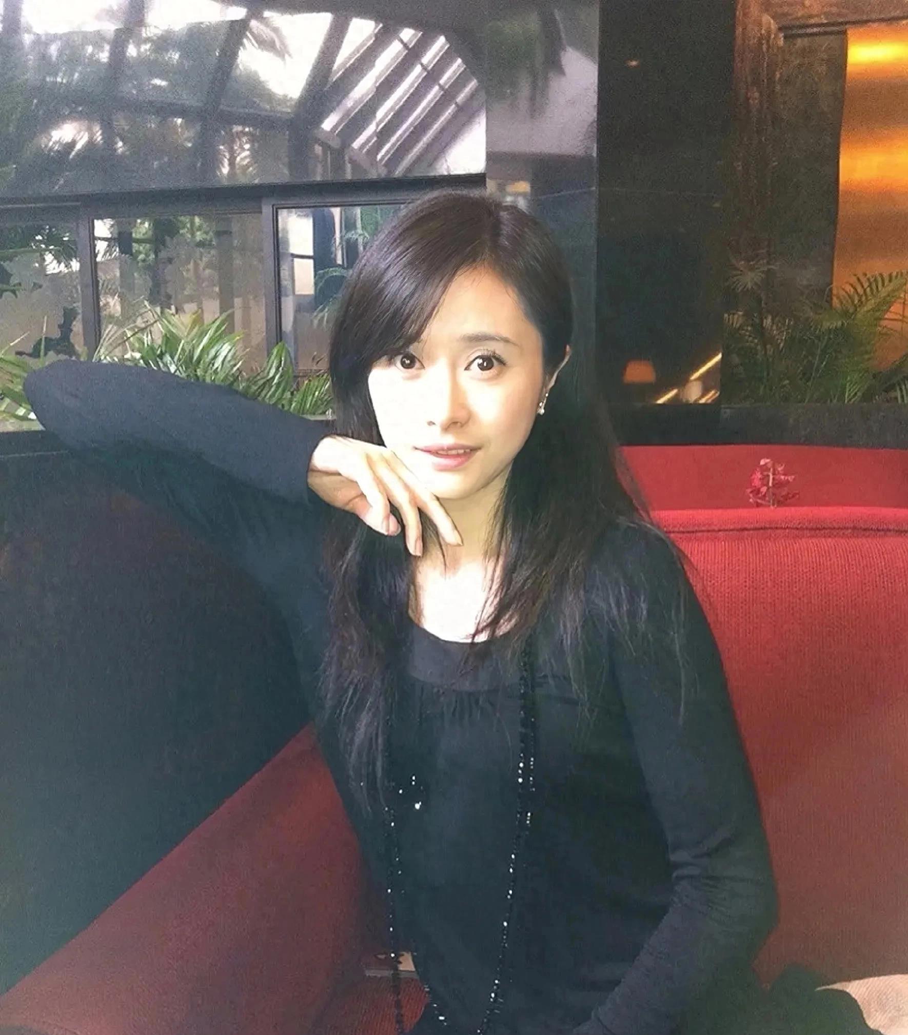 徒弟何美钿 徒弟何美钿和吴彦祖游泳池在几何工夫 徒弟何美钿 徒弟何美钿和吴彦祖游泳池在几何工夫
