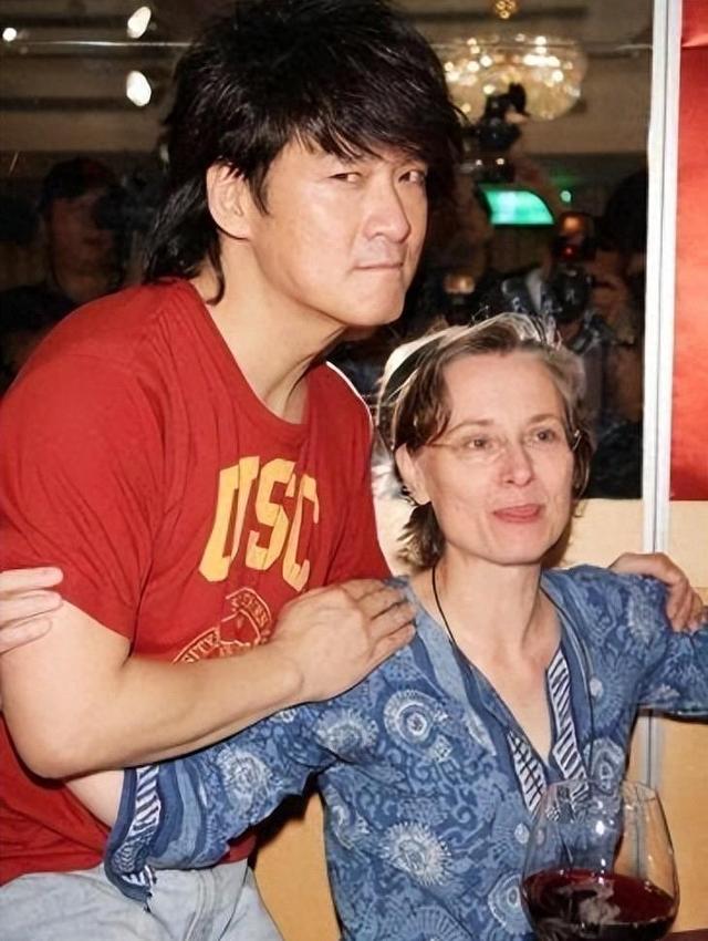 康粹兰 周华健老婆 康粹兰 康粹兰 周华健老婆 康粹兰