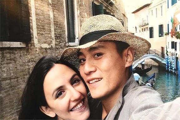 刘烨妻子 刘烨妻子唱歌
