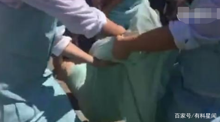 包贝尔伴娘门事件 16年包贝尔婚礼闹伴娘事件