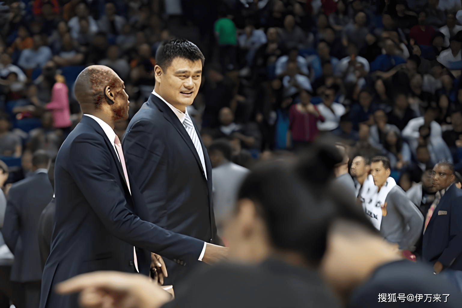 大加索尔晒与姚明合照 大加索尔与姚明对位谁厉害?