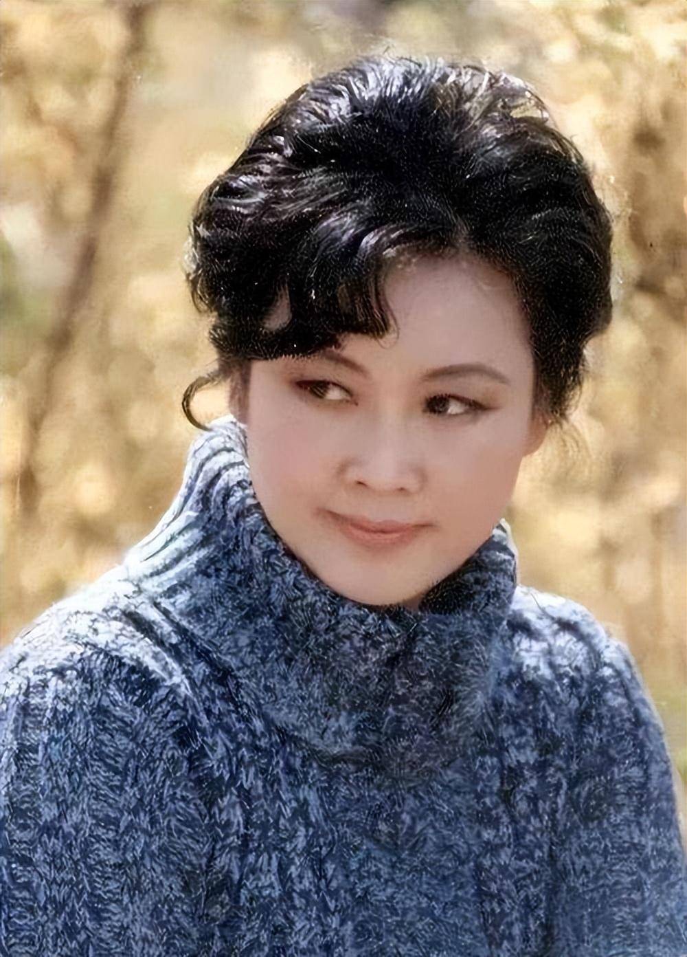李谷一简历及团体资料的复杂引见 李谷一简历及团体资料的复杂引见
