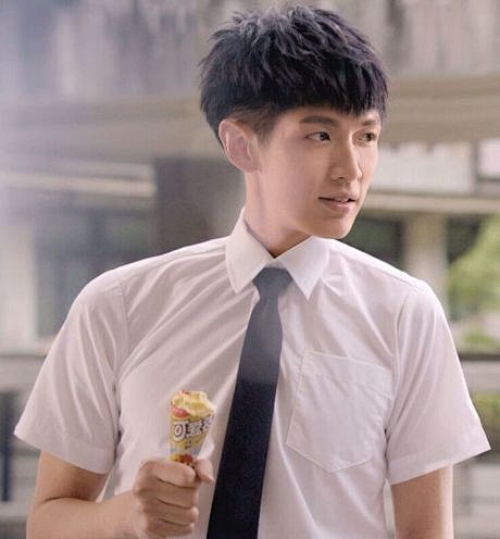 柯震东哥哥 柯震东女友见网友影戏 柯震东哥哥 柯震东女友见网友影戏