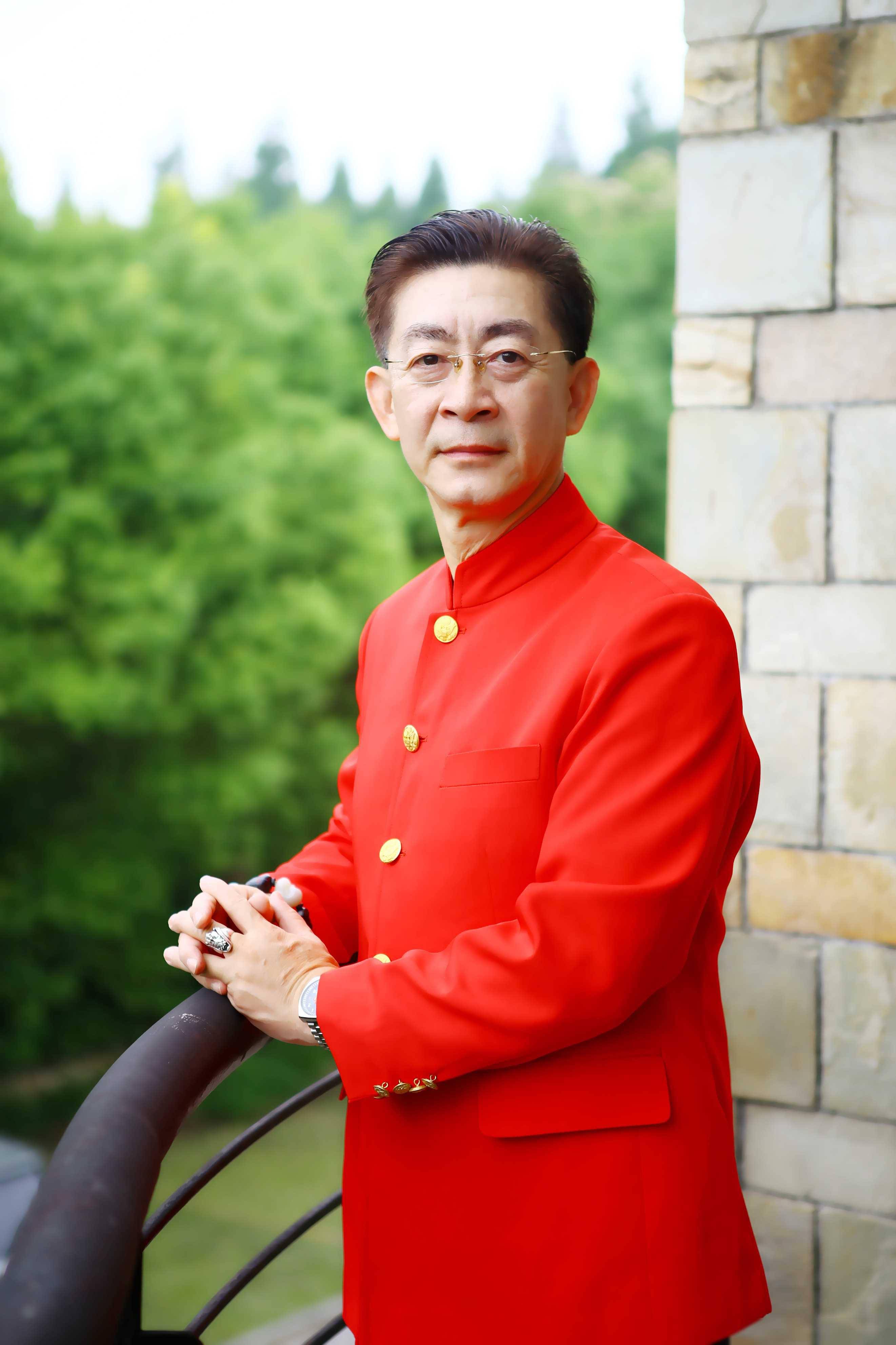 六小龄童晒合照 六小龄童晒合照表情包 
